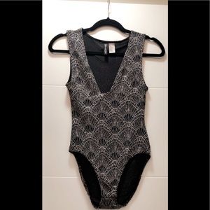SEXY SPARKLY PLUNGE BODYSUIT👀